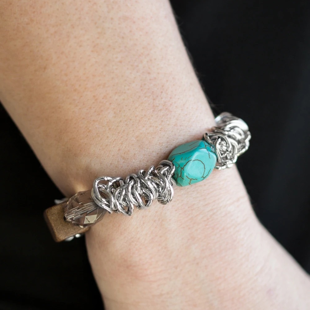 ❤️‍🔥5/$25❤️‍🔥 Mesmerizingly Magmatic Blue Bracelet